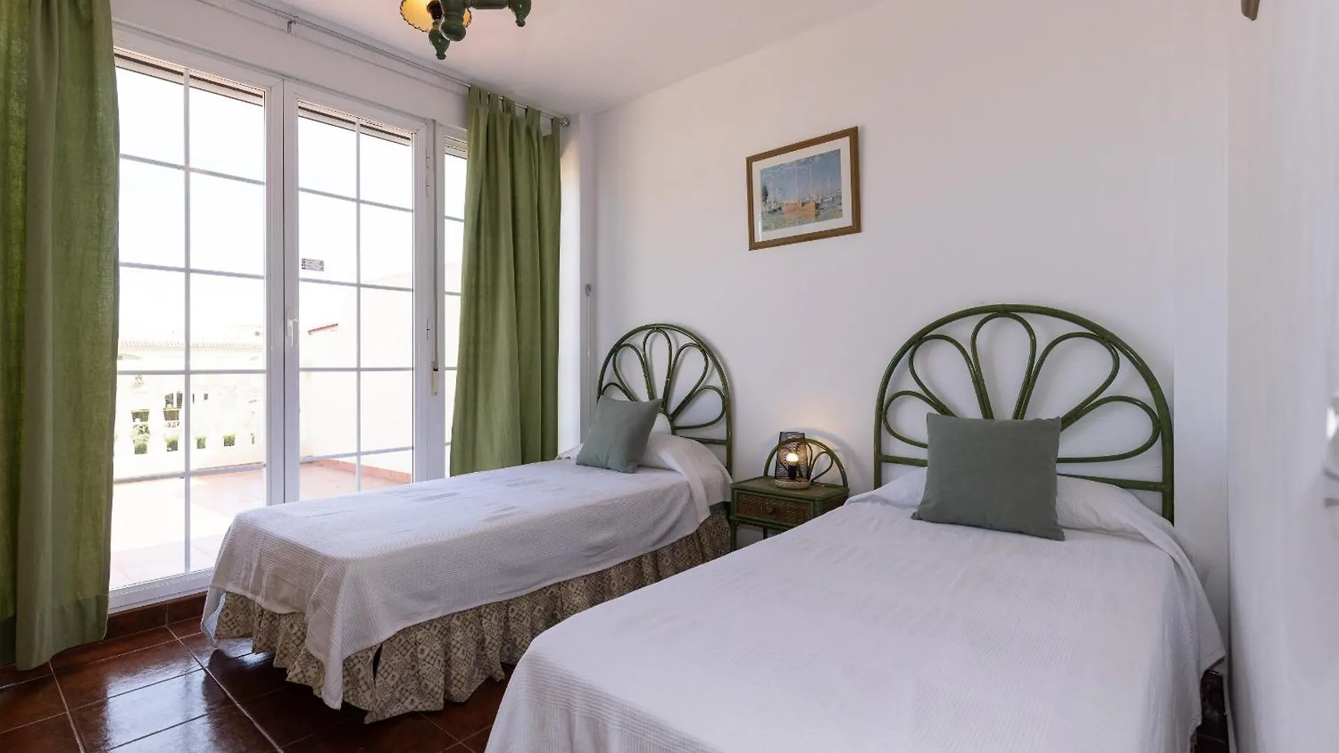 Uhc Residencial Villa Cristal Miami Playa 0*,  Spain