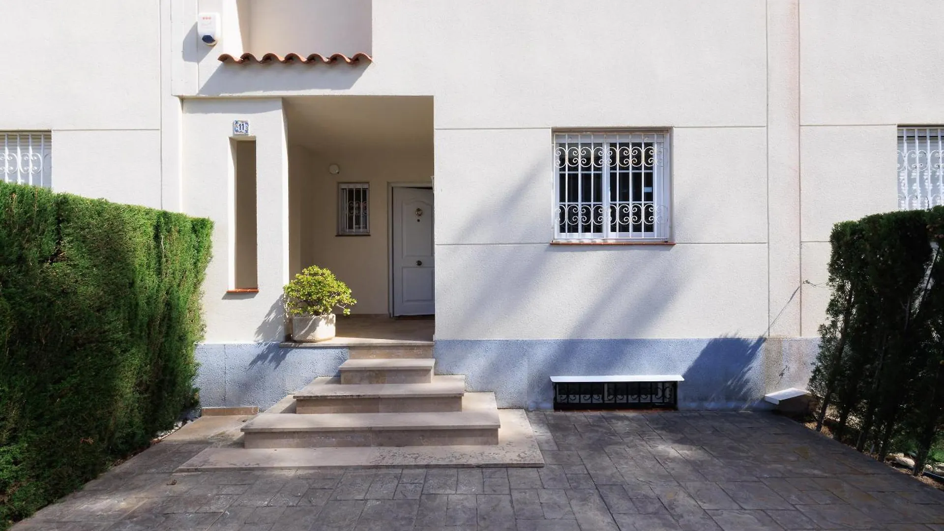 Uhc Residencial Villa Cristal Miami Playa 0*,  Spain
