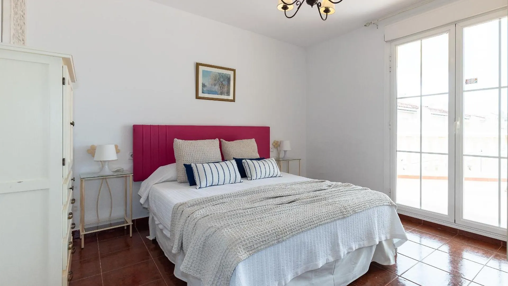 Uhc Residencial Villa Cristal Miami Playa 0*,  Spain